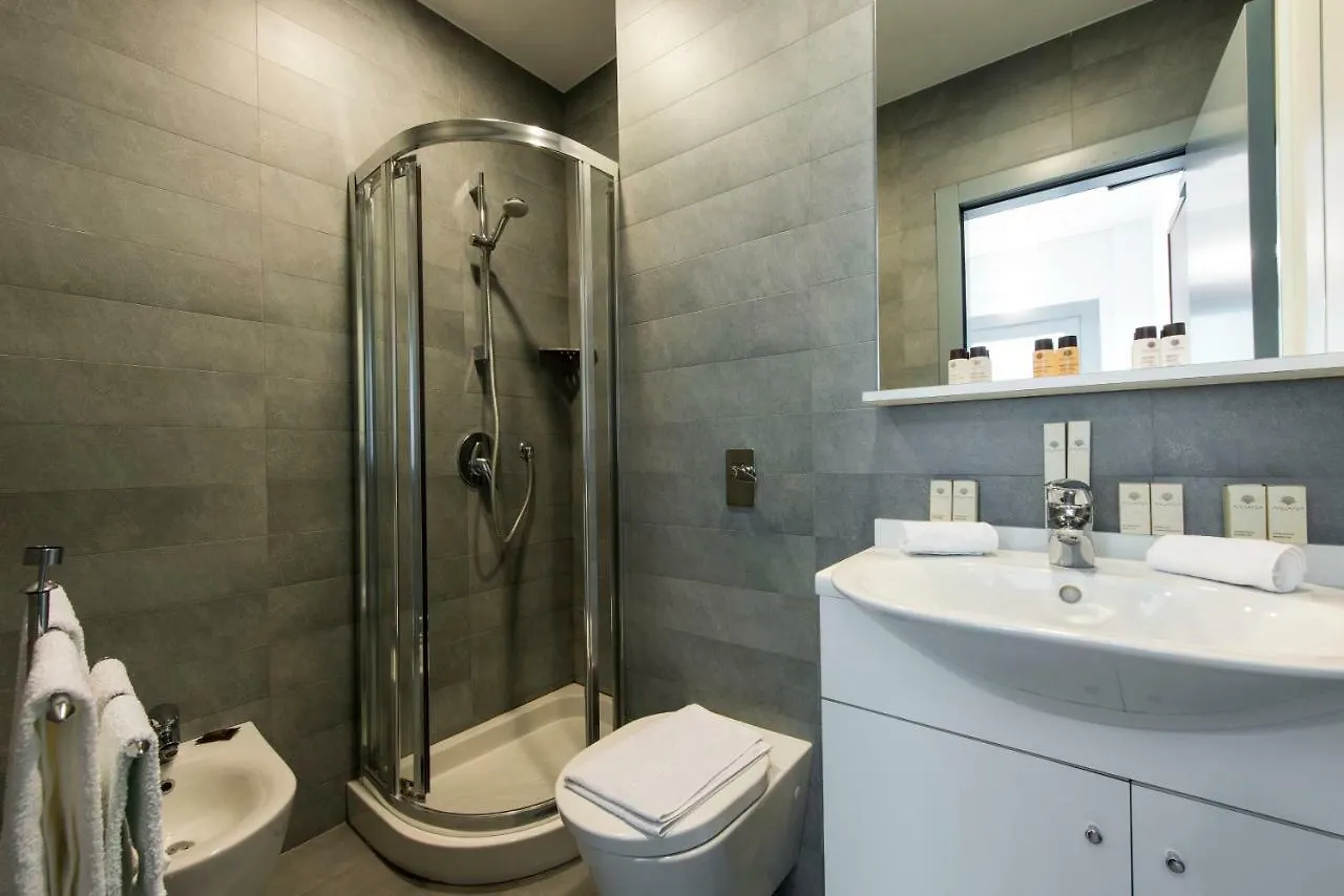 Bnbutler - Duomo Apartment - Galleria Unione Milano İtalya