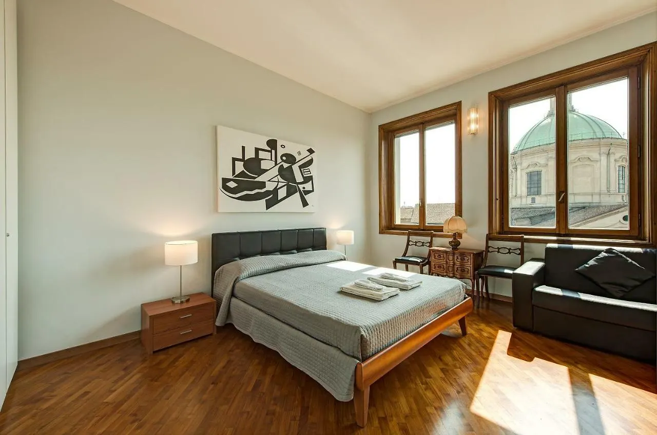 Bnbutler - Duomo Apartment - Galleria Unione Milano 0*,  İtalya